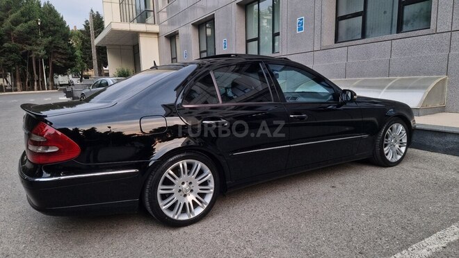 Mercedes E 270-2