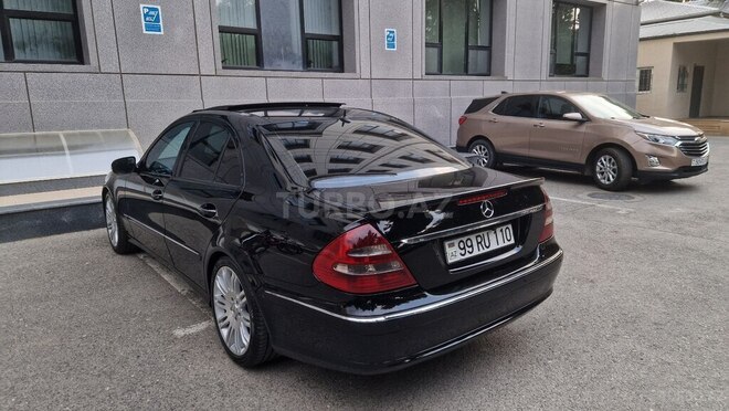 Mercedes E 270-13