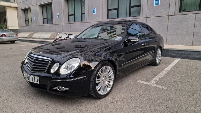 Mercedes E 270-4