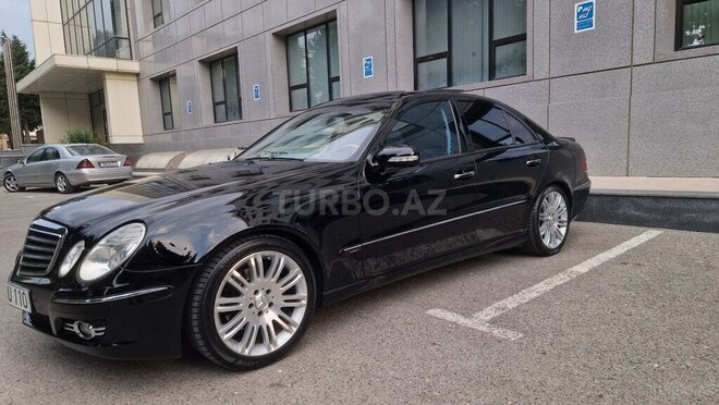 Mercedes E 270-8