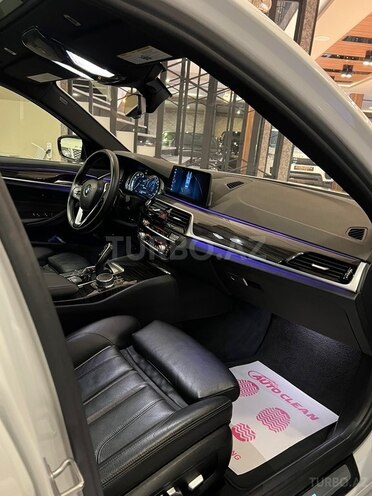 BMW 530e-11