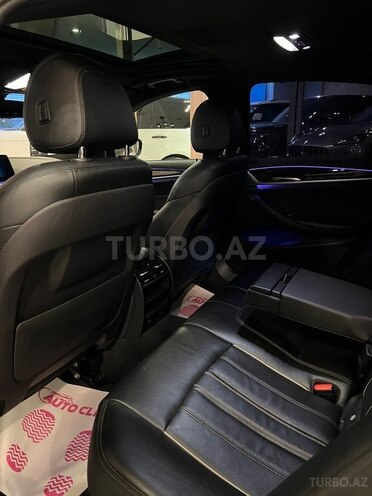 BMW 530e-14