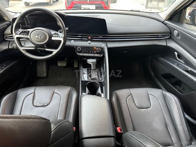 Hyundai Elantra-3
