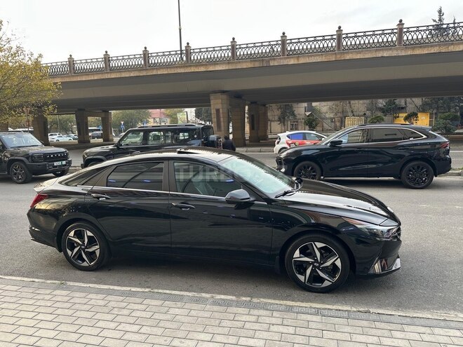 Hyundai Elantra-10