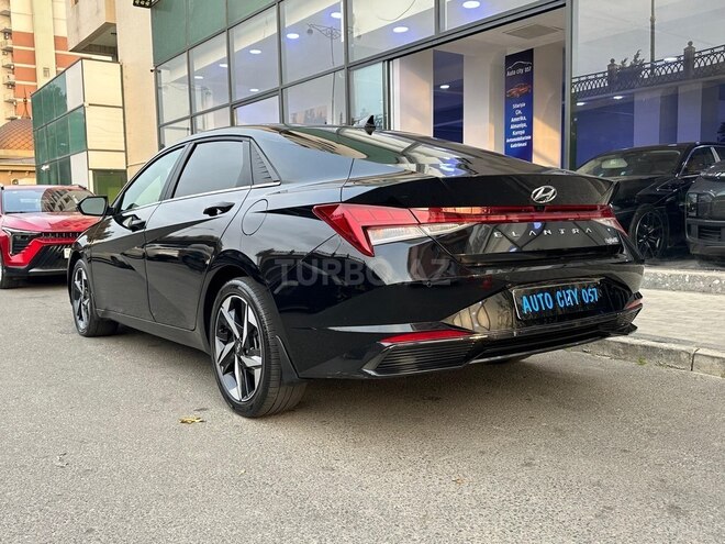 Hyundai Elantra-8