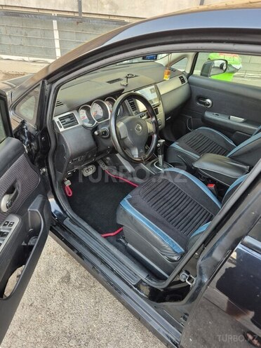 Nissan Tiida-4