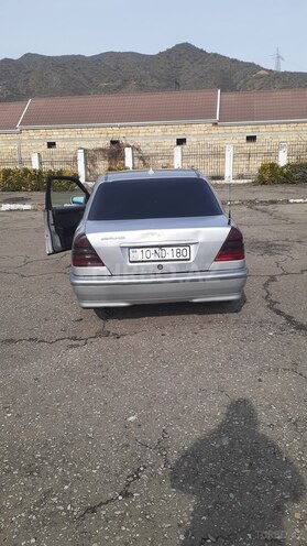 Mercedes C 180-2