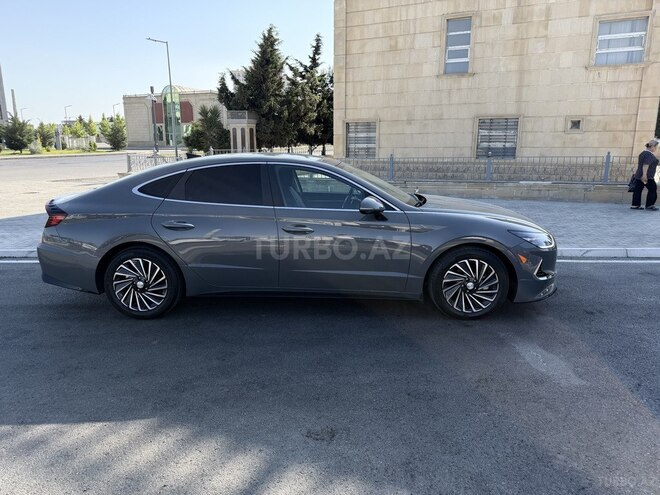Hyundai Sonata-4