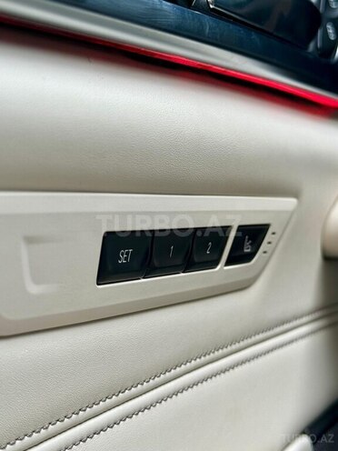 BMW 530e-7