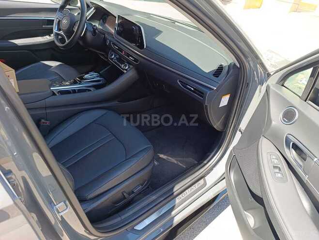 Hyundai Sonata-11
