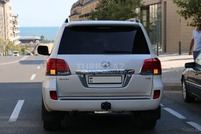Toyota Land Cruiser-2