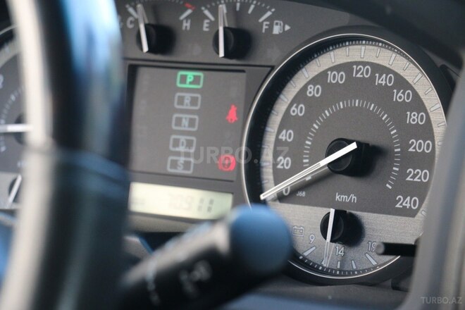 Toyota Land Cruiser-9