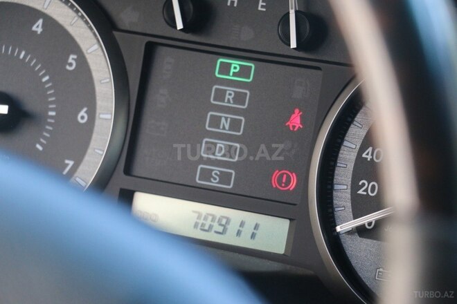Toyota Land Cruiser-8