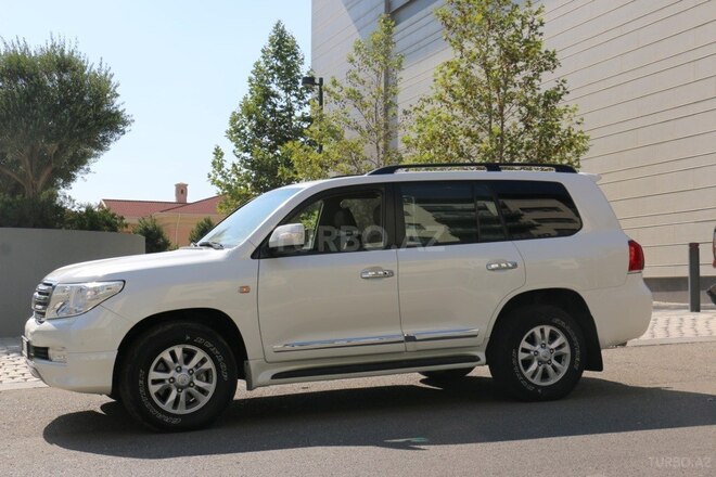 Toyota Land Cruiser-5