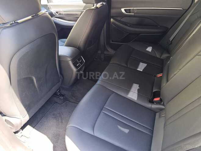 Hyundai Sonata-14