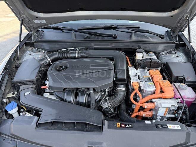 Hyundai Sonata-16