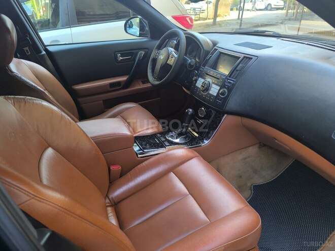 Infiniti FX35-3