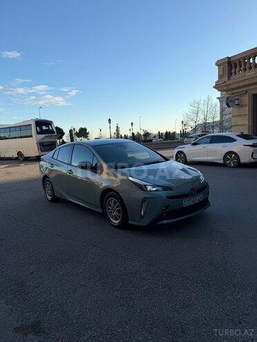 Toyota Prius-11