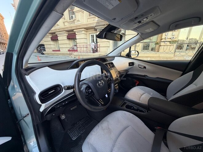 Toyota Prius-10