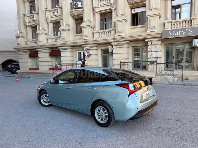 Toyota Prius-6
