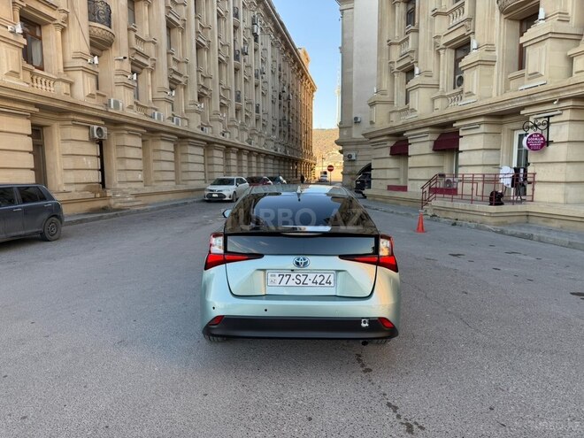 Toyota Prius-2