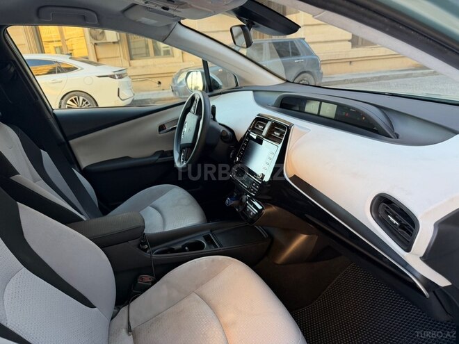 Toyota Prius-9