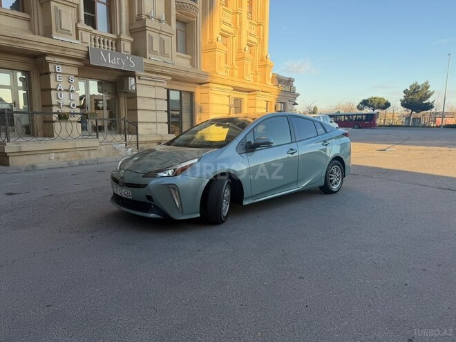 Toyota Prius-8