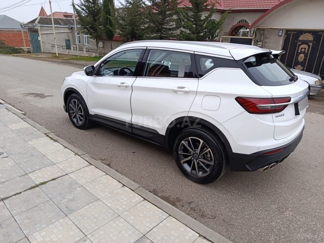 Geely Coolray-6