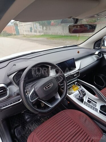 Geely Coolray-4