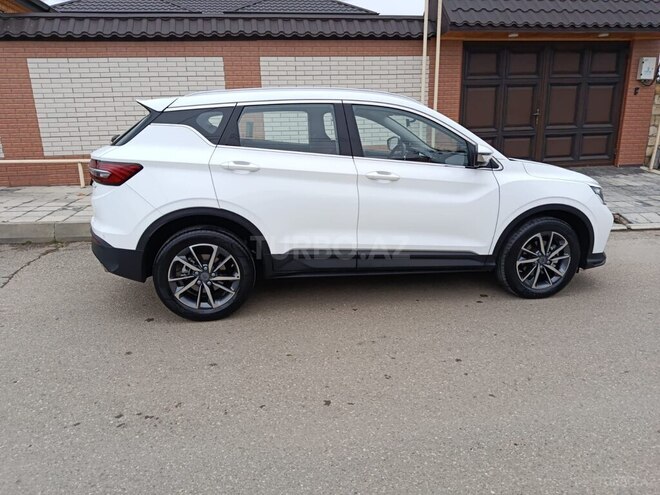 Geely Coolray-3
