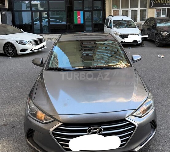 Hyundai Elantra-2