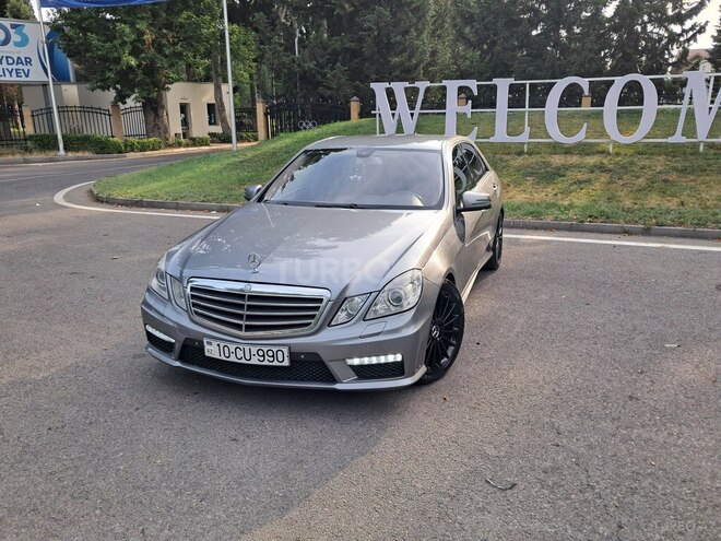 Mercedes E 220-1