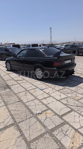 BMW 318-2