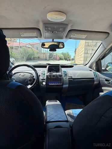 Toyota Prius-7