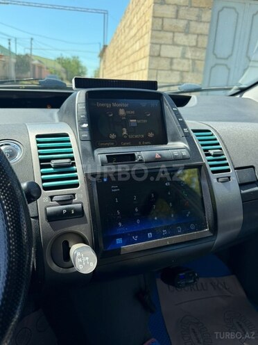 Toyota Prius-11
