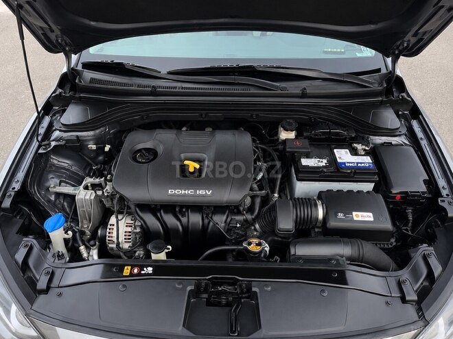 Hyundai Elantra-5