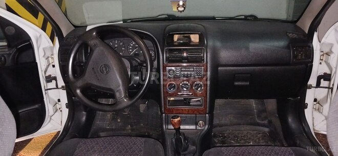 Opel Astra-13