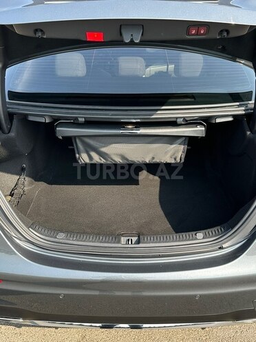 Mercedes E 300 4MATIC-10