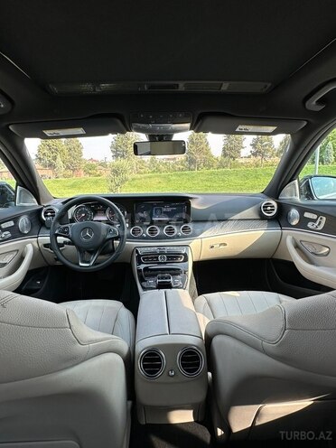 Mercedes E 300 4MATIC-6