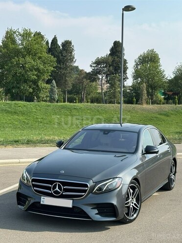 Mercedes E 300 4MATIC-1