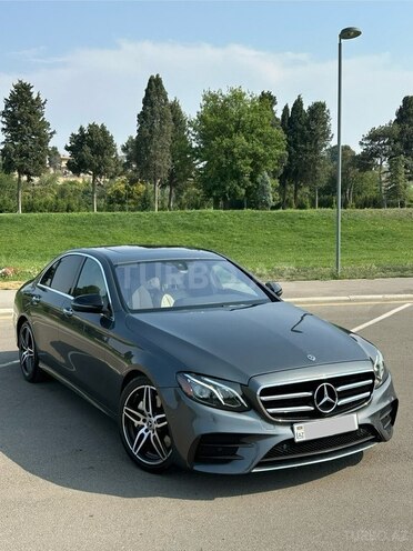 Mercedes E 300 4MATIC-2