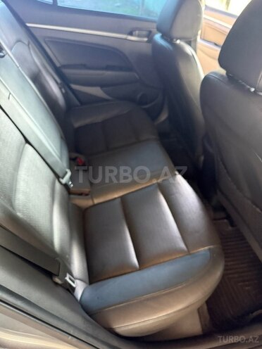 Hyundai Elantra-6