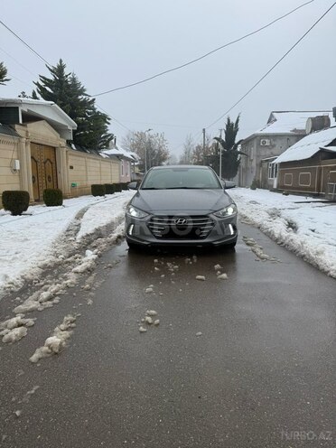 Hyundai Elantra-7