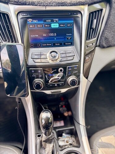 Hyundai Sonata-10