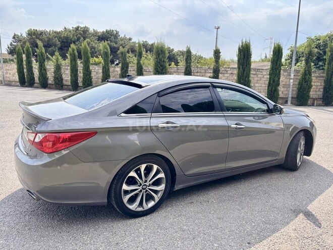 Hyundai Sonata-9
