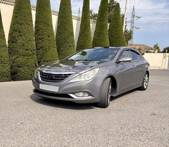 Hyundai Sonata-6