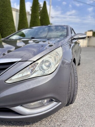 Hyundai Sonata-5