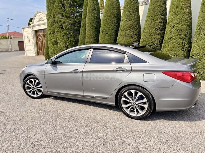 Hyundai Sonata-8