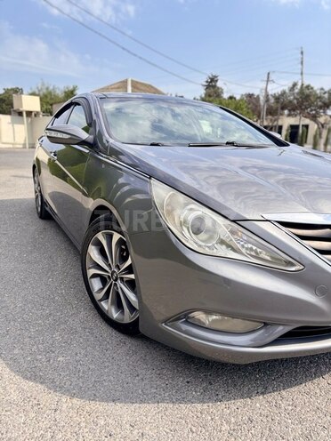Hyundai Sonata-2