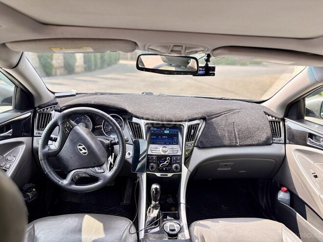 Hyundai Sonata-4